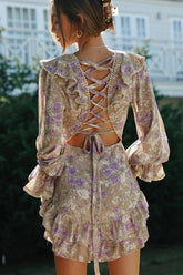 Außergewöhnlich schickes rückenfreies Minikleid mit Blumendruck